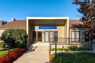 Legacy Place Apartments - Southfield, MI in Southfield, MI - Foto de edificio - Building Photo