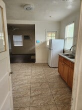 3258 1/2 6th Ave in Sacramento, CA - Building Photo - Building Photo