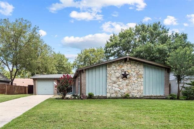 806 Greenhaven Dr