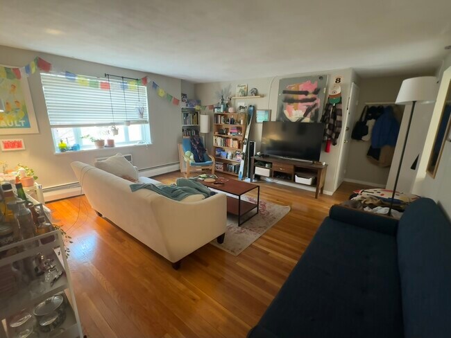 51 Colborne Rd, Unit 4 in Boston, MA - Foto de edificio - Building Photo