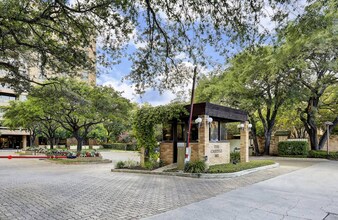 7887 Broadway, 1005 in San Antonio, TX - Building Photo - Building Photo