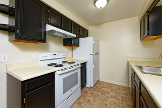 Heritage Park Apartments in Webster, NY - Building Photo - Interior Photo