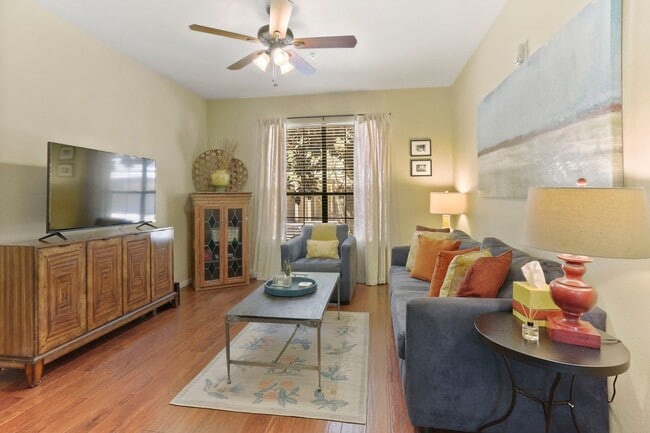 6765 Corporate Blvd in Baton Rouge, LA - Foto de edificio - Building Photo