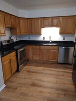 946 N Adams Rd, Unit 3 in Birmingham, MI - Building Photo