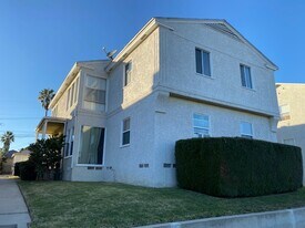 8209 Crenshaw Dr, Unit 8209 1-2