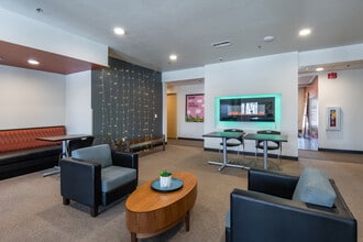Tech Village in Appleton, WI - Foto de edificio - Interior Photo