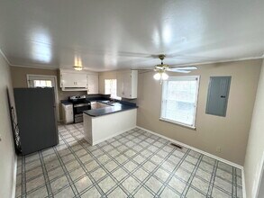 680 Arms Dr in Clarksville, TN - Building Photo - Building Photo