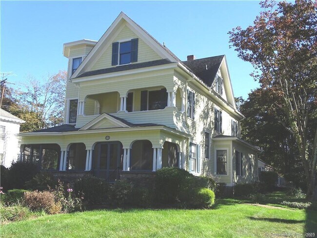 101 S Main St in Branford, CT - Building Photo - Building Photo