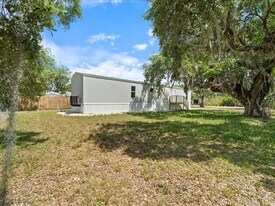 1038 Canopy Ln SW in Moore Haven, FL - Building Photo