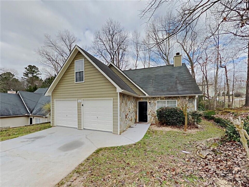 540 Cherokee Overlook Ct in Canton, GA - Building Photo