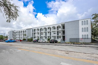 Monterey Apartments in North Miami, FL - Building Photo - Primary Photo