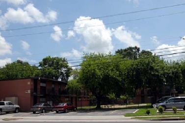 Mangum Oaks Apartments in Houston, TX - Building Photo - Building Photo