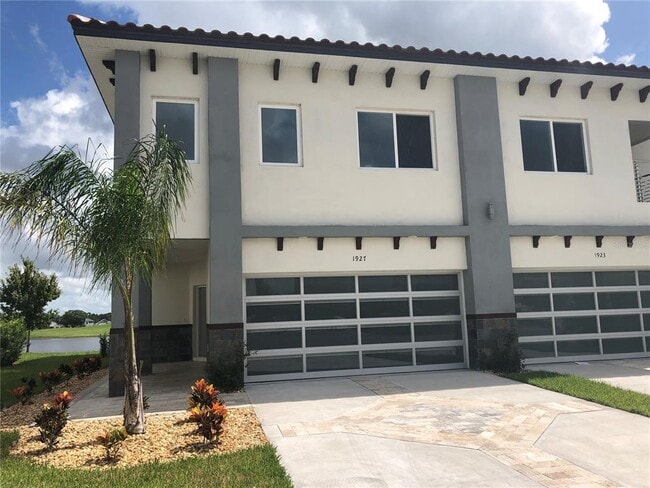 property at 1927 Greenbriar Ter