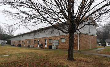 Jefferson Village Apartments in Monroe, NC - Building Photo - Building Photo