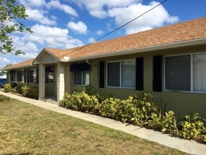 914 N J St in Lake Worth, FL - Foto de edificio - Building Photo