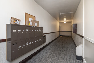 Isles West in Minneapolis, MN - Foto de edificio - Interior Photo