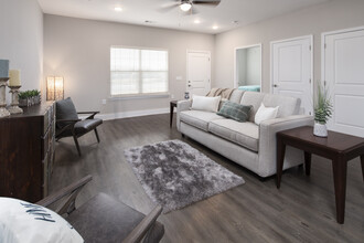 Creekside At Athens in Athens, AL - Building Photo - Interior Photo