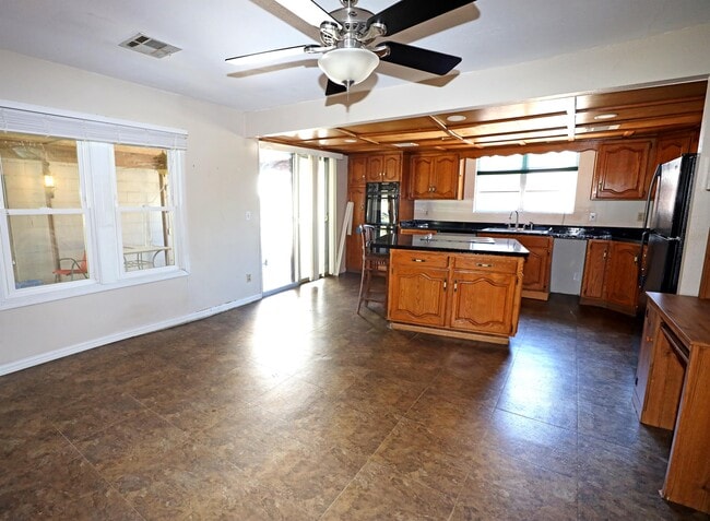 525 E Jackson Ave in Mcalester, OK - Building Photo - Building Photo