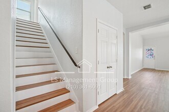 6018 Upland View in San Antonio, TX - Building Photo - Building Photo