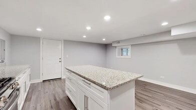 3744 S Parnell Ave, Unit 1 in Chicago, IL - Building Photo - Building Photo