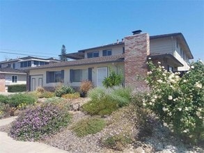 645 Azara Pl in Sunnyvale, CA - Foto de edificio - Building Photo