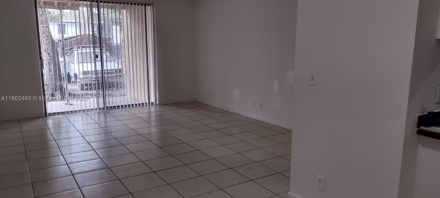 4009 N University Dr in Sunrise, FL - Building Photo