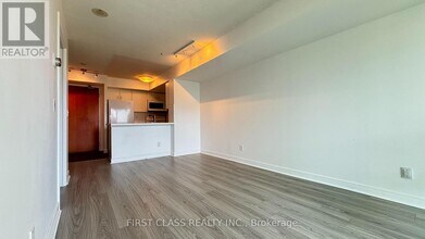 31-1031 Bales Ave in Toronto, ON - Building Photo - Building Photo