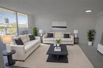 2020 NE 135th St in North Miami, FL - Building Photo - Building Photo