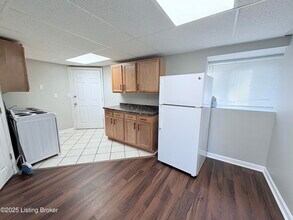 9605 Glenawyn Cir in Louisville, KY - Building Photo - Building Photo