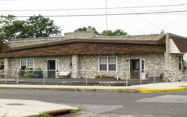 1500-1508 S Delaware St in Paulsboro, NJ - Foto de edificio