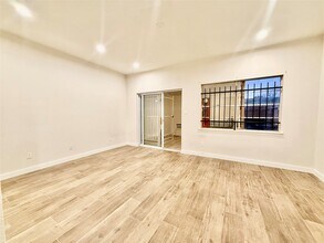 11122 Village Bend Ln in Houston, TX - Building Photo - Building Photo