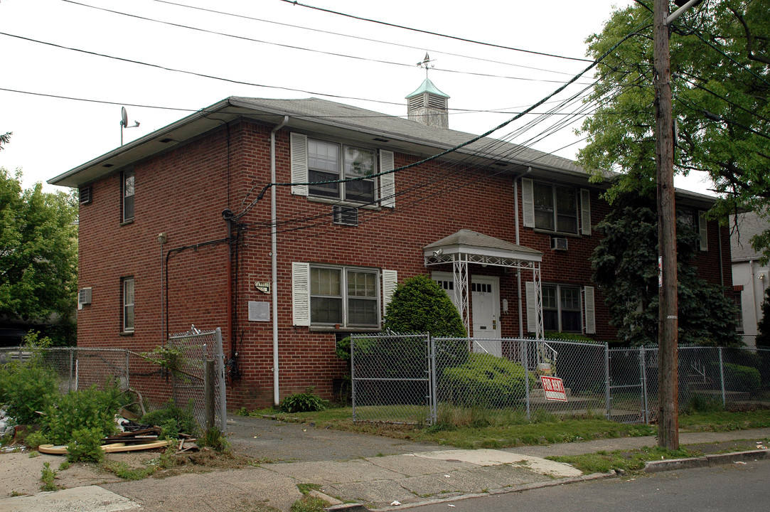 266-270 Eastern Pky in Irvington, NJ - Building Photo