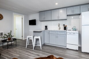 2350 Gold Star Hwy in Groton, CT - Building Photo