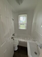 240 Reasor Dr in St. Louis, MO - Building Photo - Building Photo