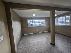 4613 E 7th Ave, Unit B in Anchorage, AK - Building Photo - Building Photo