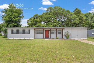 8 Goodman Ln in Pensacola, FL - Building Photo