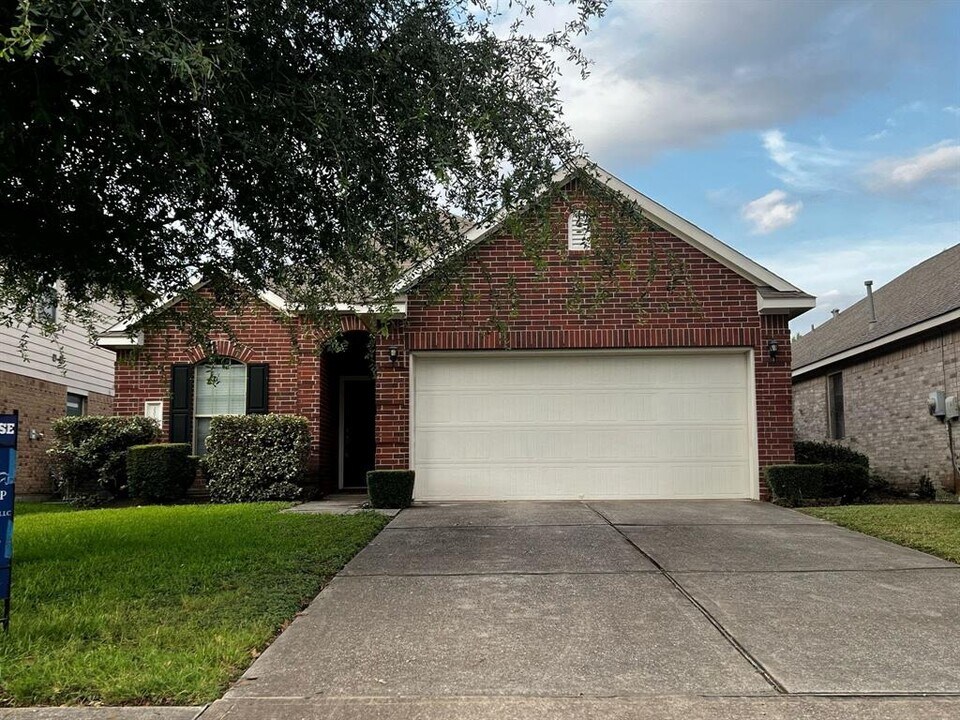 23706 Red Glade Ct in Spring, TX - Foto de edificio