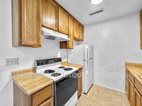 1233 Dealynn St in Sacramento, CA - Building Photo - Building Photo