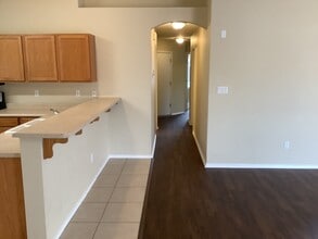 6609 Country Hills Ct NW in Albuquerque, NM - Foto de edificio - Building Photo