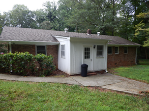 242 W Castle Dr in Greenville, SC - Building Photo - Building Photo