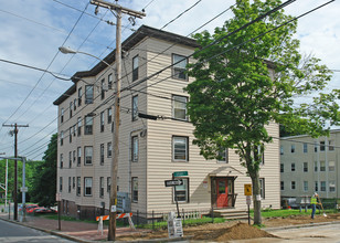 141-143 Grant St in Portland, ME - Foto de edificio - Building Photo