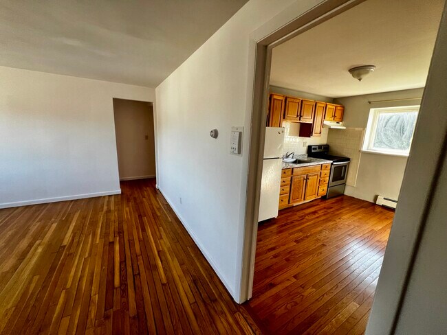 671 River St, Unit #2R in Boston, MA - Foto de edificio - Building Photo