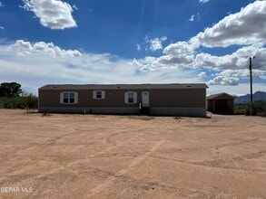 284 E Wicker Rd in Chaparral, NM - Building Photo - Building Photo