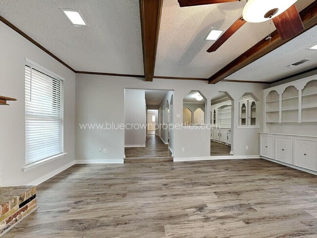 4915 Chilton Dr in Dallas, TX - Building Photo - Building Photo