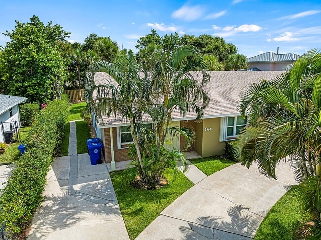 property at 925 Turtle Cove Ln