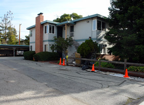 2715-2721 Alma St in Palo Alto, CA - Building Photo
