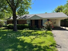 2895 Briarwood Dr in Horn Lake, MS - Building Photo