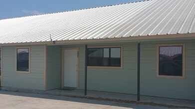 Comal Apartments in New Braunfels, TX - Building Photo - Building Photo