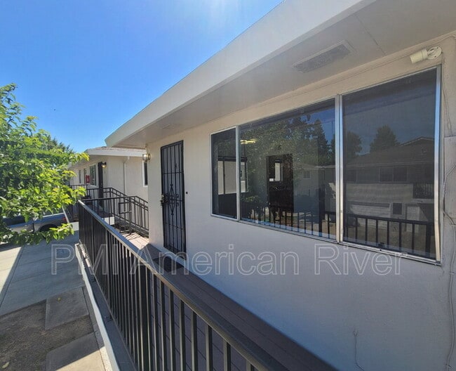 4505 Palm Ave in Sacramento, CA - Building Photo - Building Photo