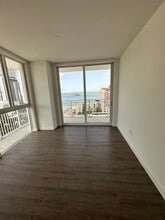 221 NE 19th St, Unit B2 in Miami, FL - Building Photo - Building Photo